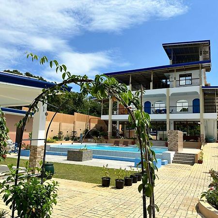 Aina Hannah Family Resort'S Greek Unit Calatagan エクステリア 写真